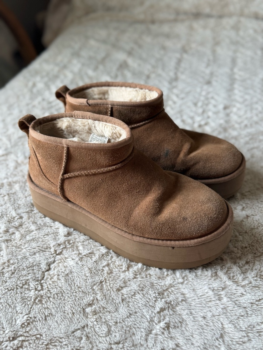 UGG classic ultra mini platform boots Size US 11